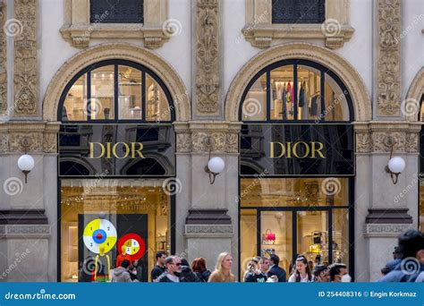 dior cafe milan|milan dior twitter.